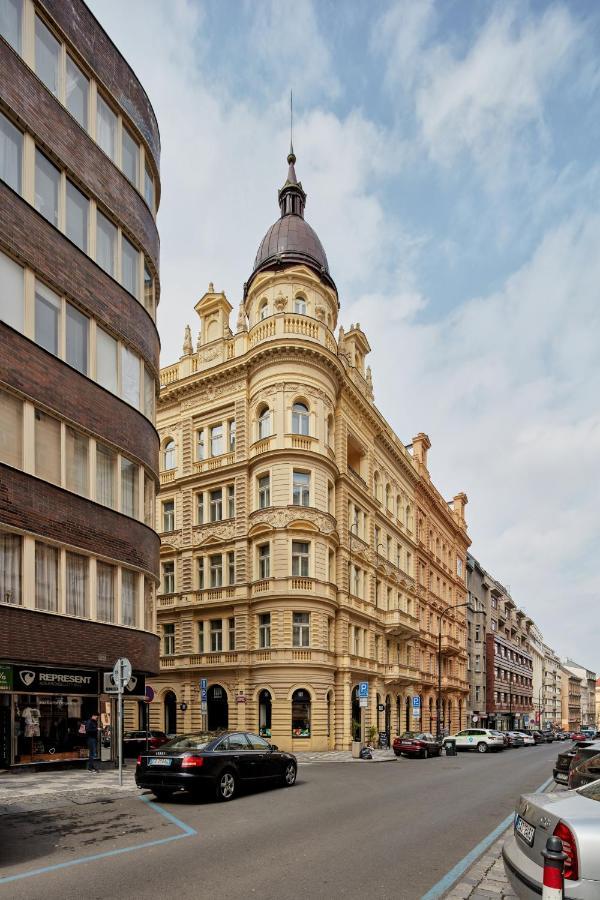 Sunlit Studio Near Wenceslas Square By Prague Days Lägenhet Exteriör bild